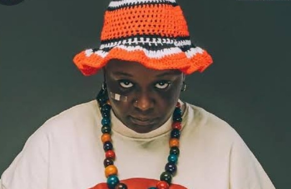 Smur Lee Biography